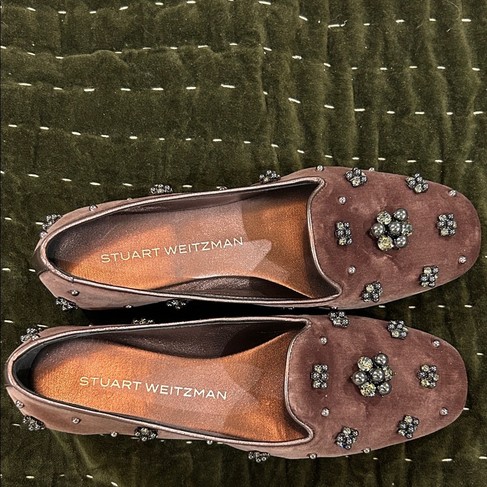 Stuart Weitzman Embellished Velvet Loafers in taupe - Picture 2 of 4